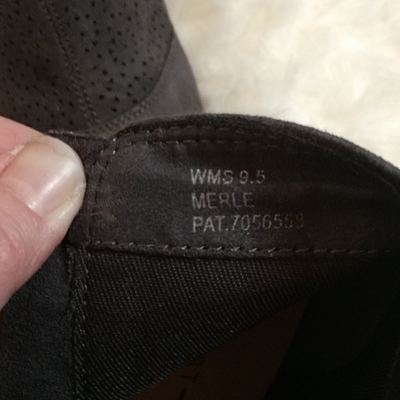 Report Fotwear Merle Faux Suede Perforated Booties - Picture 9 of 9